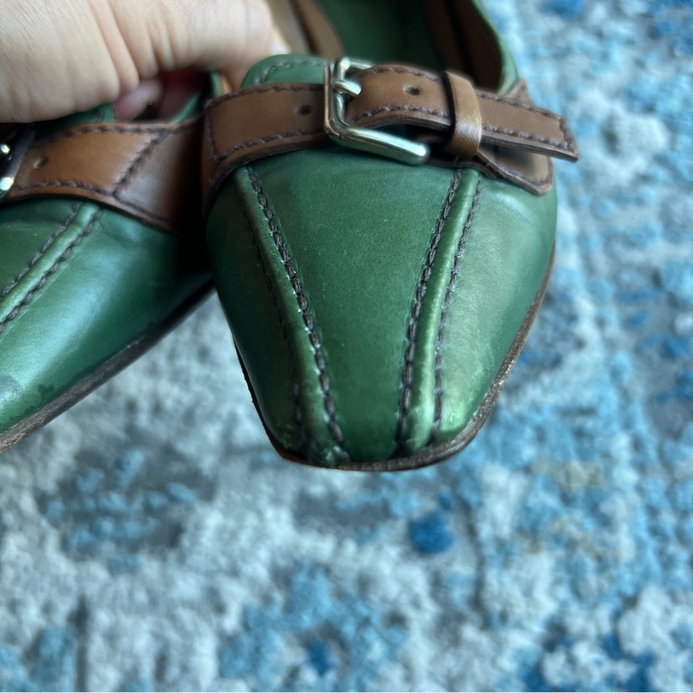 Prada Green Pointed-Toe Buckled leather Pumps with Brown Trim Sz 37.5 - Picture 7 of 8